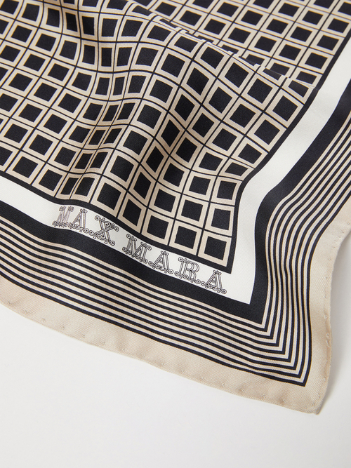 ピュア シルク  プリント スカーフ 詳細画像 ライトグレー 3