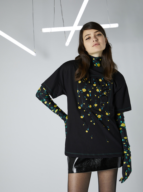  ロゴ Tシャツ MAi. with Richard Quinn